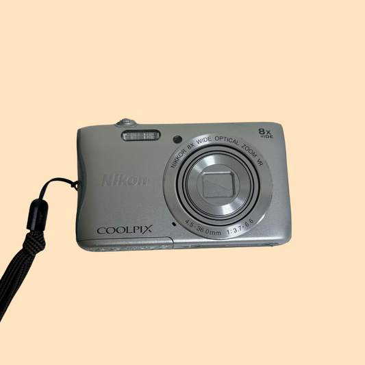Nikon s3700